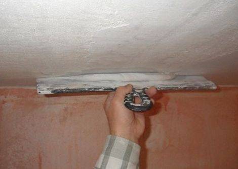Как зашпаклевать потолок: необходимые инструменты и материалы, выбор шпакле ... - фото