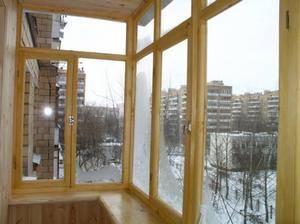 Остекление балкона и лоджии деревянными рамами - особенности материала и ра ... - фото