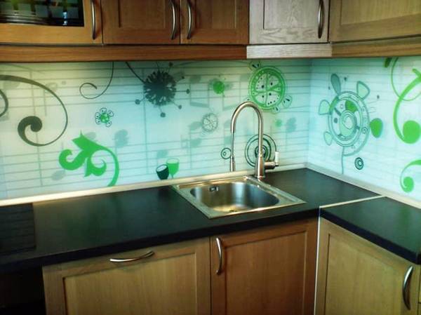 Пластиковые панели для кухни: выбираем декор в главную комнату с фото