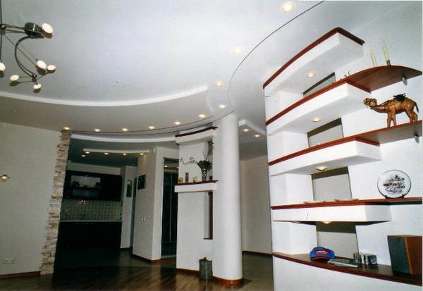 Удобные полки из гипсокартона: 5 комнат, в которых они уместны - фото