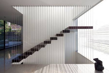 Красивые современные лестницы как полноценный элемент декора - фото